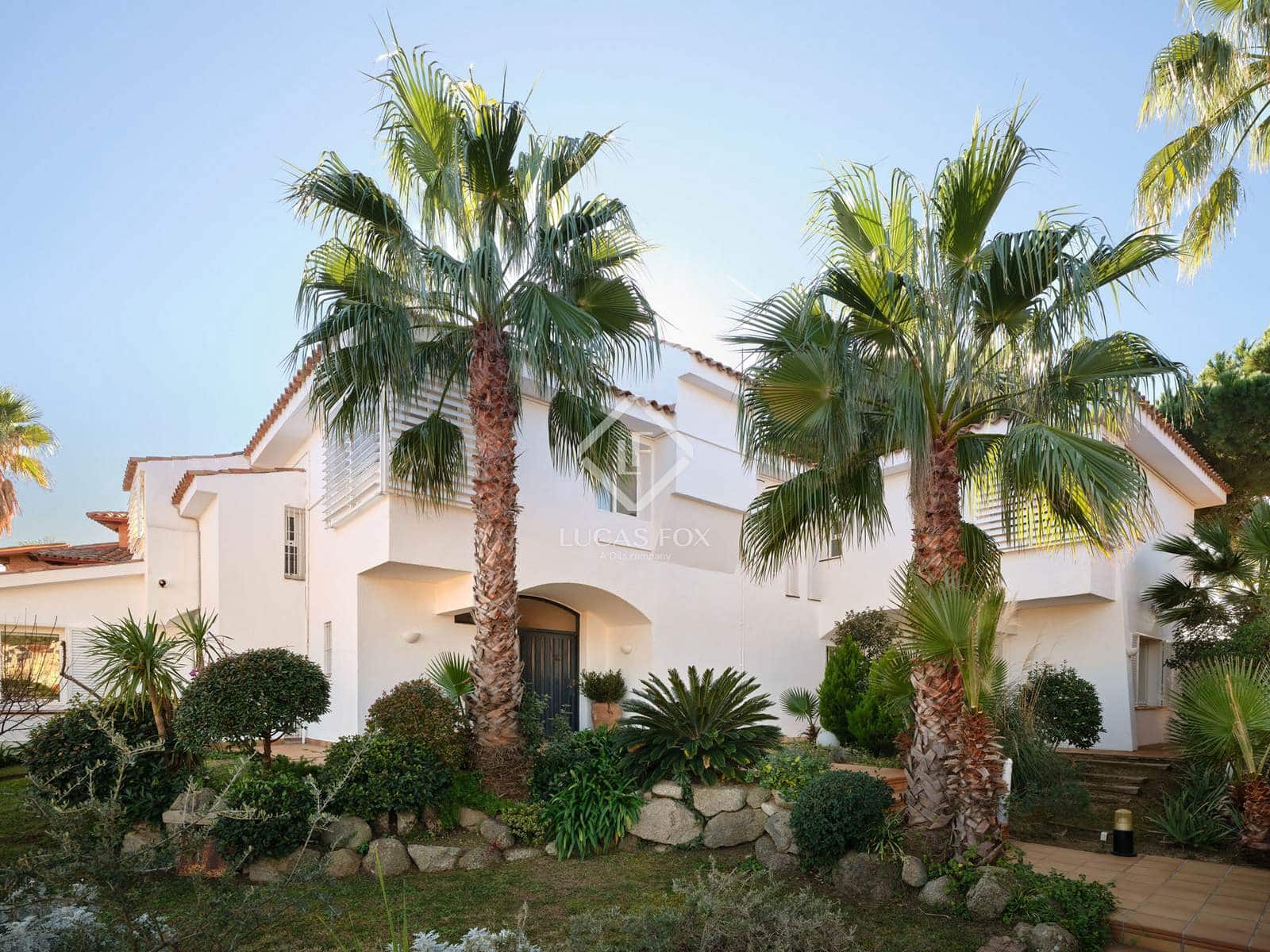 6 bedroom Villa for sale in Premia de Dalt with pool garage - € 1,390,000 (Ref: 9428632)