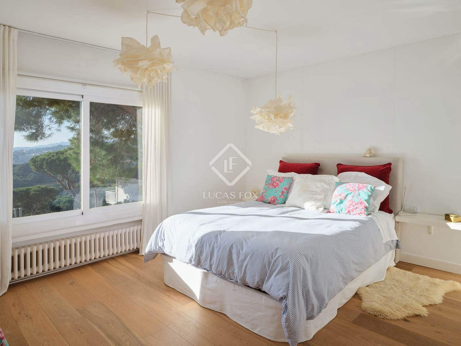 6 bedroom Villa for sale in Premia de Dalt with pool garage - € 1,390,000 (Ref: 9428632)