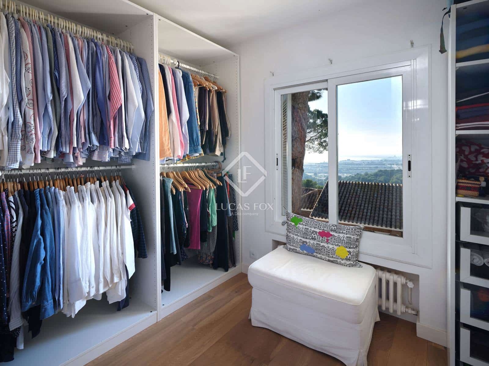 6 bedroom Villa for sale in Premia de Dalt with pool garage - € 1,390,000 (Ref: 9428632)