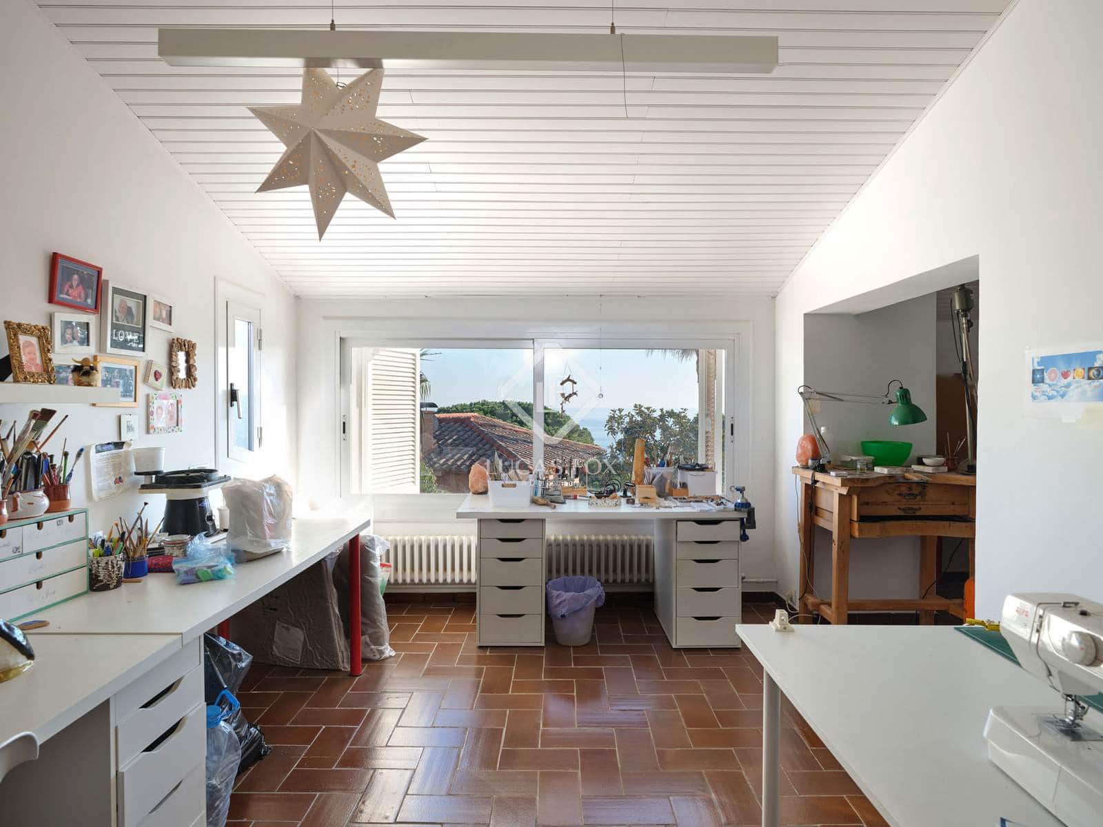 6 bedroom Villa for sale in Premia de Dalt with pool garage - € 1,390,000 (Ref: 9428632)