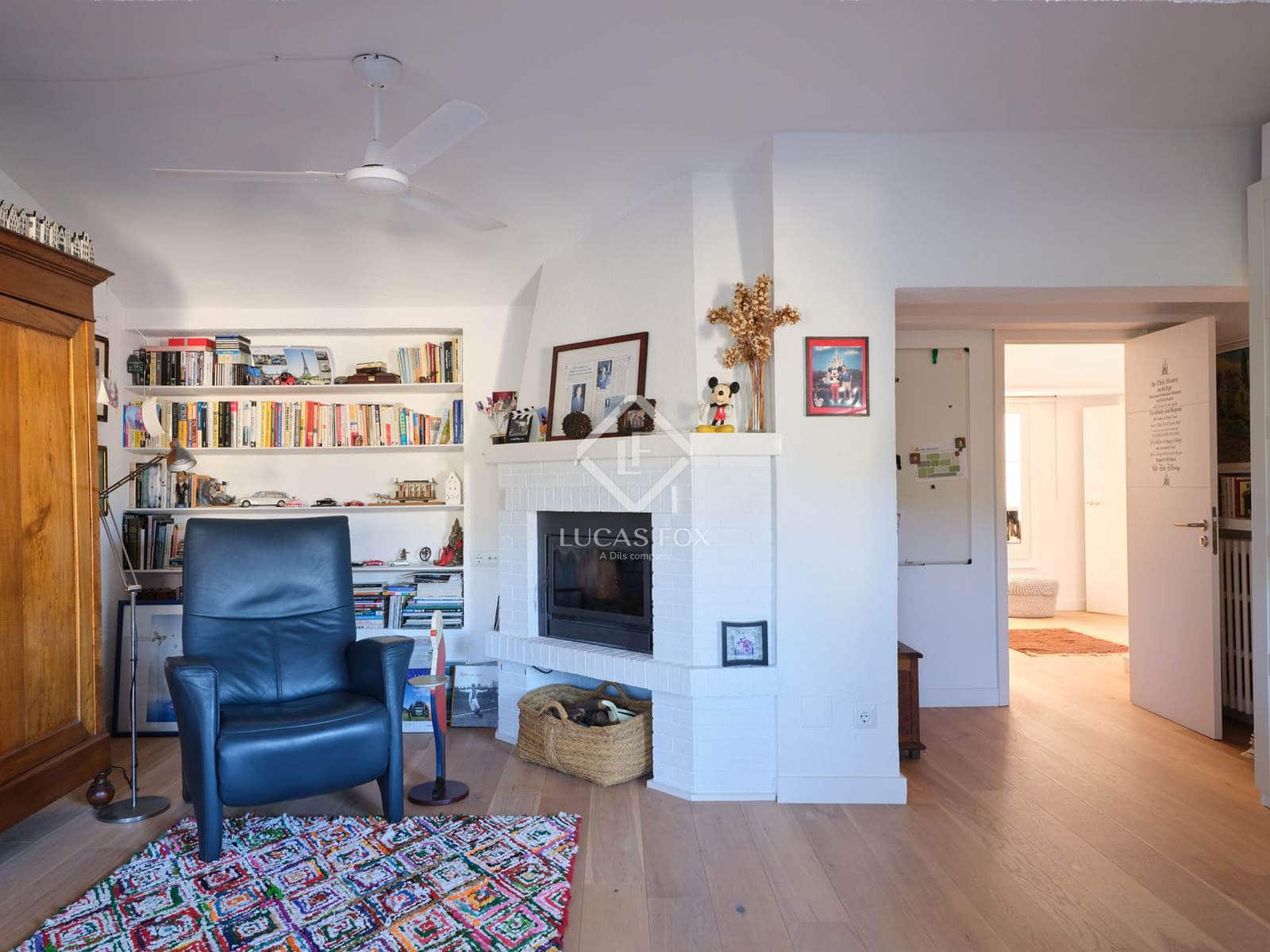 6 bedroom Villa for sale in Premia de Dalt with pool garage - € 1,390,000 (Ref: 9428632)