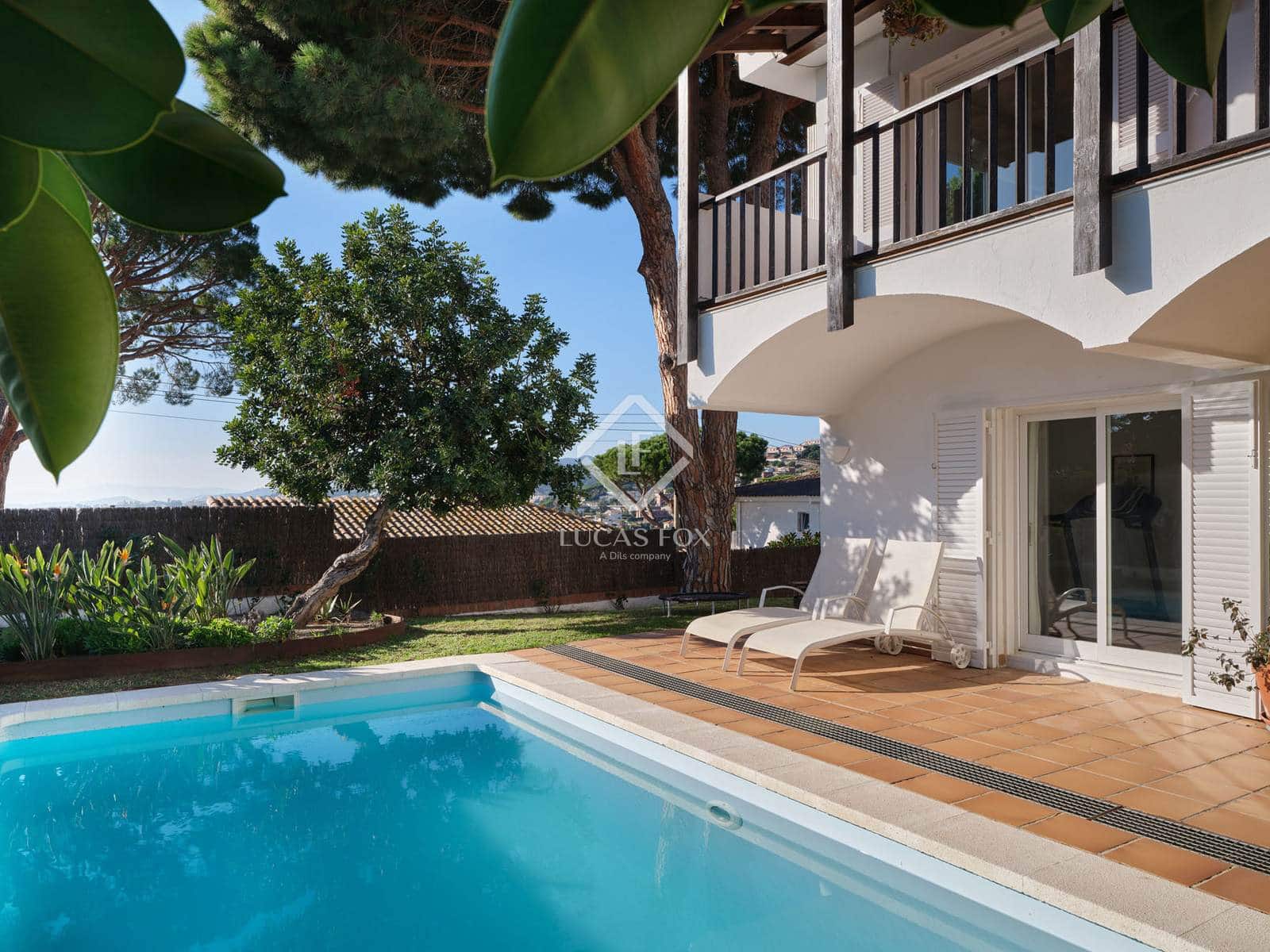 6 bedroom Villa for sale in Premia de Dalt with pool garage - € 1,390,000 (Ref: 9428632)