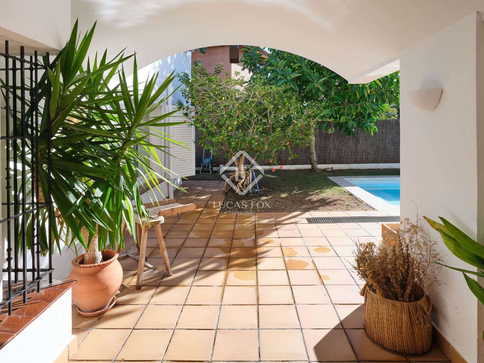 6 bedroom Villa for sale in Premia de Dalt with pool garage - € 1,390,000 (Ref: 9428632)