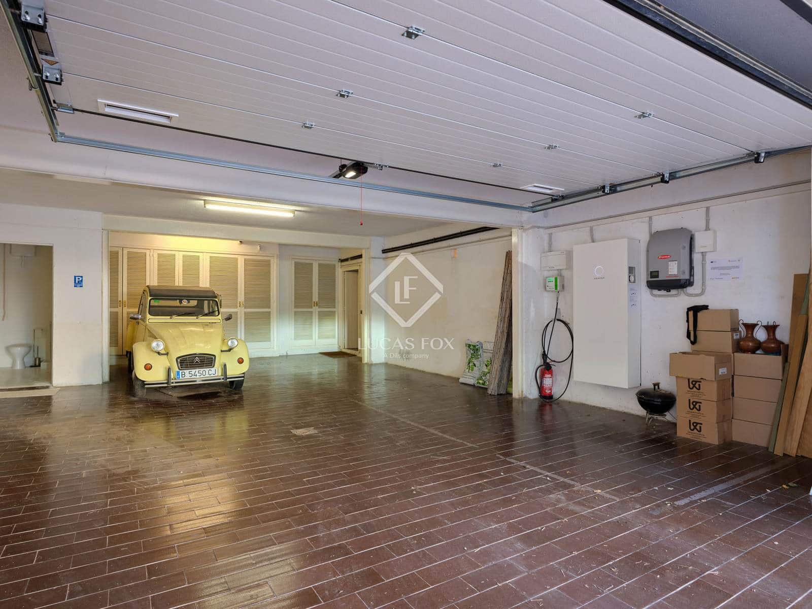 6 bedroom Villa for sale in Premia de Dalt with pool garage - € 1,390,000 (Ref: 9428632)