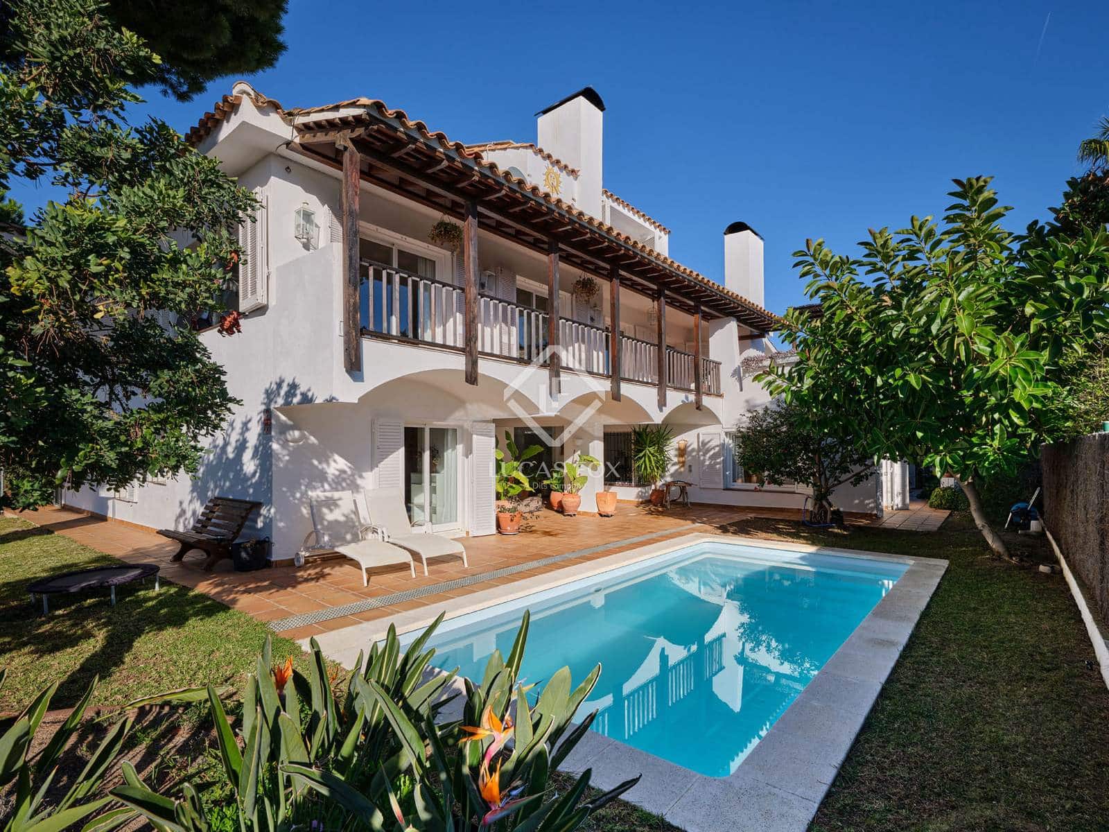 6 bedroom Villa for sale in Premia de Dalt with pool garage - € 1,390,000 (Ref: 9428632)