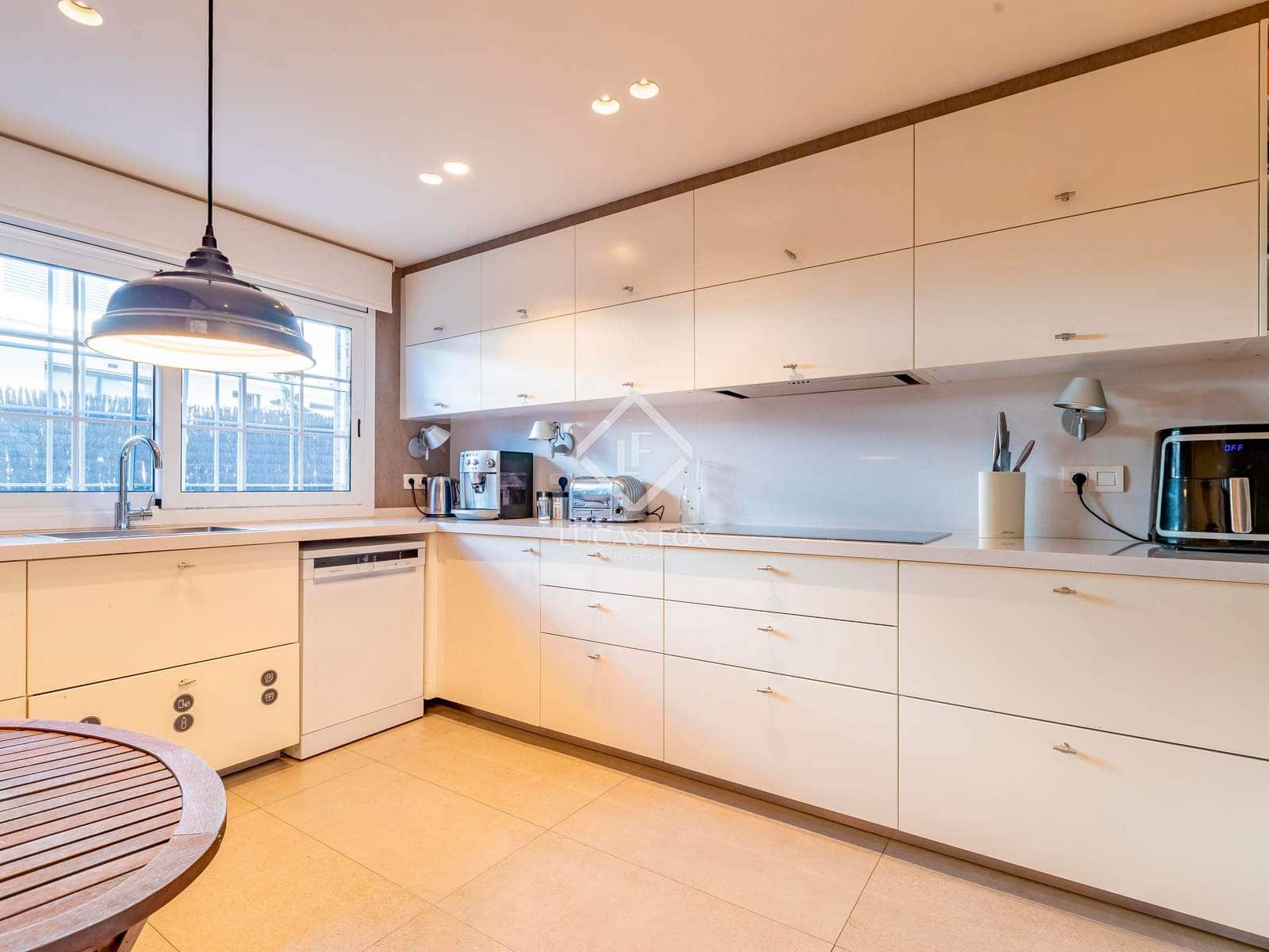 4 chambre Villa/Maison à vendre à Sant Cugat del Valles avec piscine garage - 1 220 000 € (Ref: 9428951)