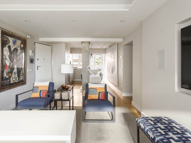 2 soveværelse Lejlighed til leje i Hispanoamérica, Madrid by med garage - € 3.000 (Ref: 9431992)