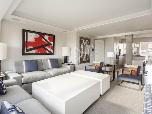 2 soveværelse Lejlighed til leje i Hispanoamérica, Madrid by med garage - € 3.000 (Ref: 9431992)