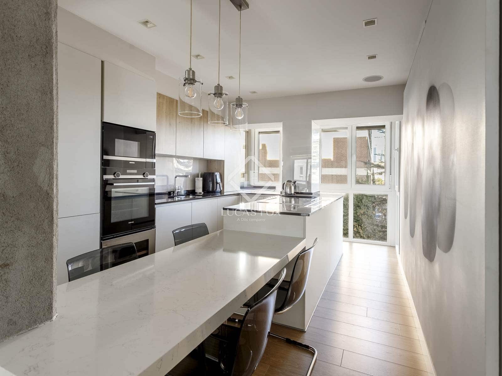 2 bedroom Apartment for rent in Madrid city with garage - € 3,000 (Ref: 9431992)