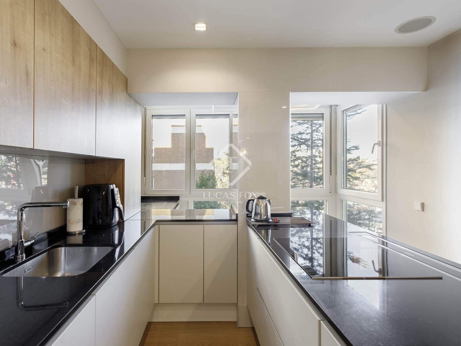 2 bedroom Apartment for rent in Madrid city with garage - € 3,000 (Ref: 9431992)