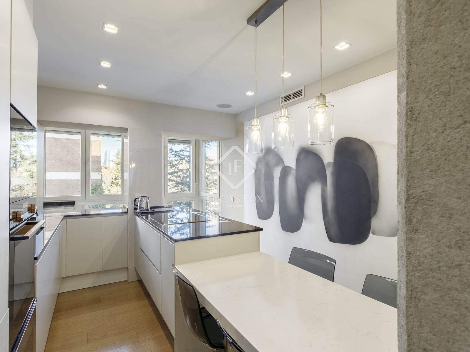 2 bedroom Apartment for rent in Madrid city with garage - € 3,000 (Ref: 9431992)