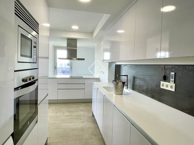 3 bedroom Penthouse for sale in Alicante / Alacant city with pool garage - € 850,000 (Ref: 9432426)