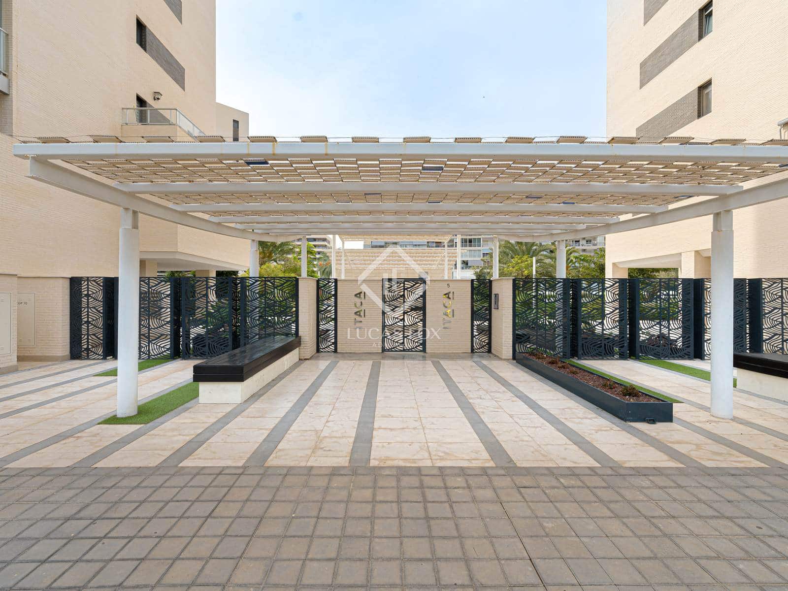 3 bedroom Penthouse for sale in Alicante / Alacant city with pool garage - € 850,000 (Ref: 9432426)