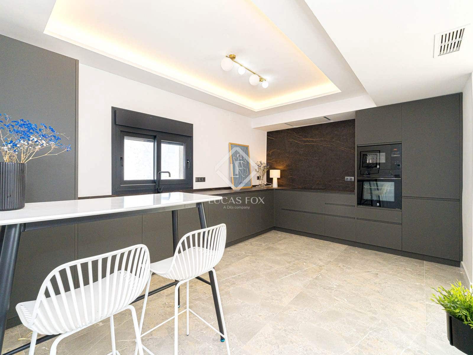 5 bedroom Villa for sale in Altea with pool garage - € 980,000 (Ref: 9432427)