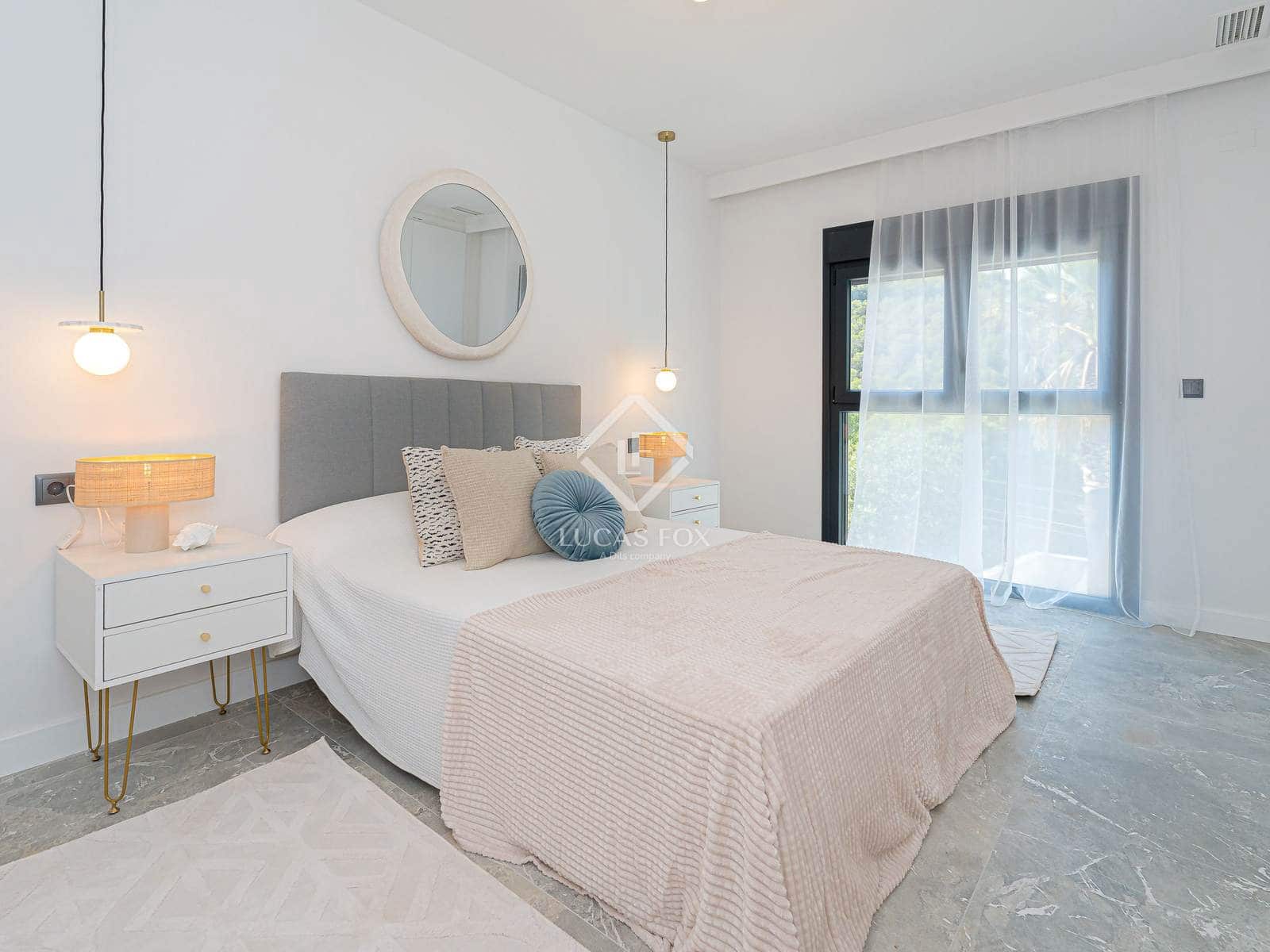 5 bedroom Villa for sale in Altea with pool garage - € 980,000 (Ref: 9432427)