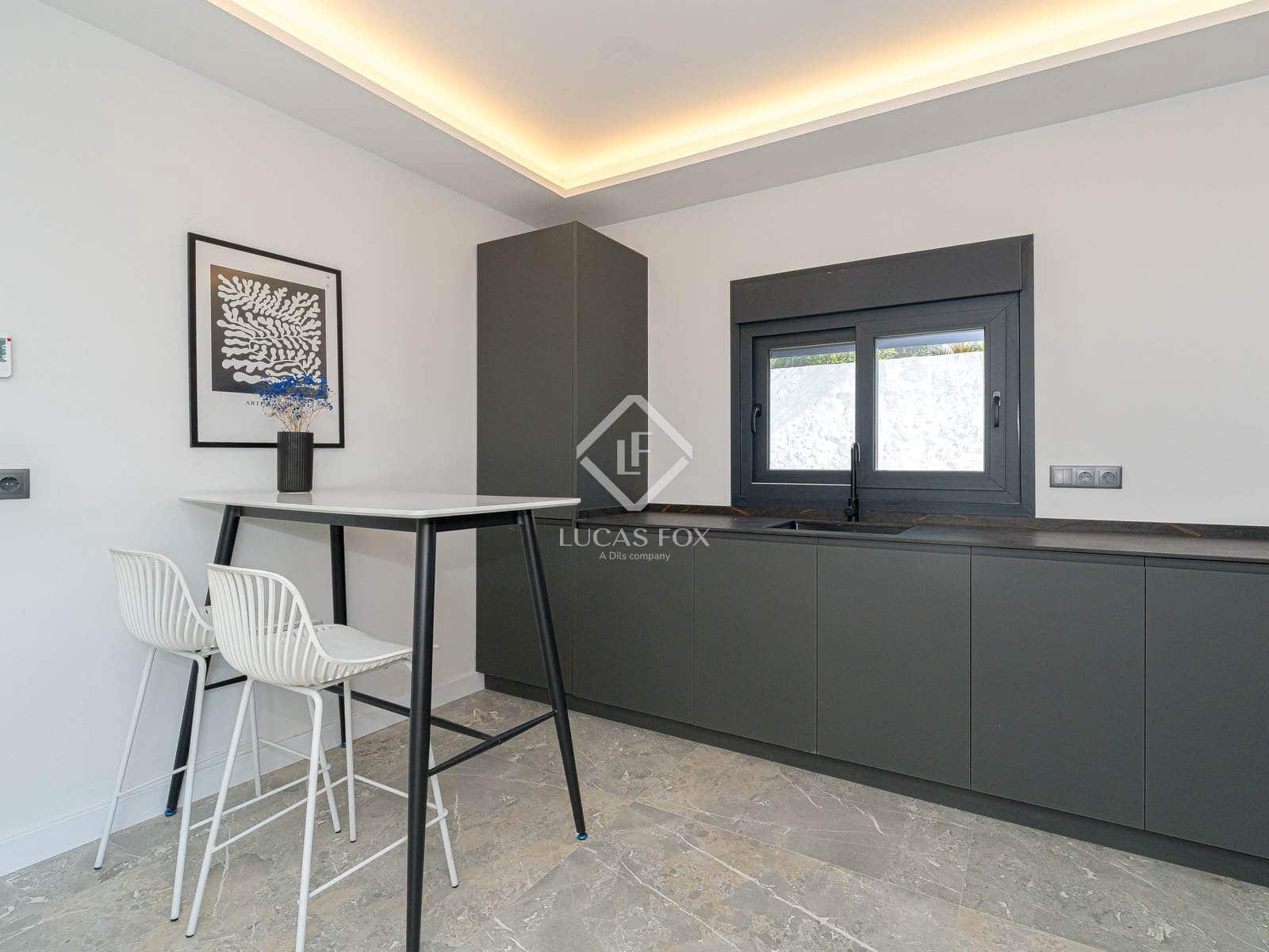 5 bedroom Villa for sale in Altea with pool garage - € 980,000 (Ref: 9432427)