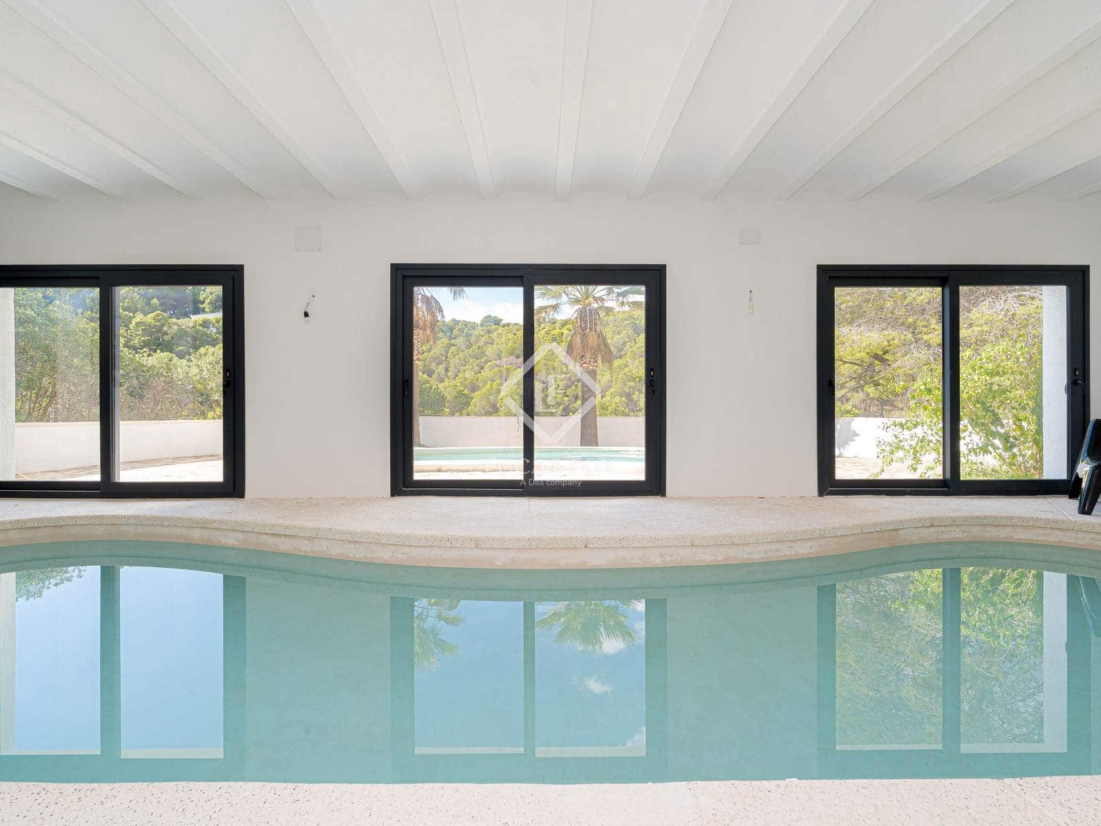 5 bedroom Villa for sale in Altea with pool garage - € 980,000 (Ref: 9432427)