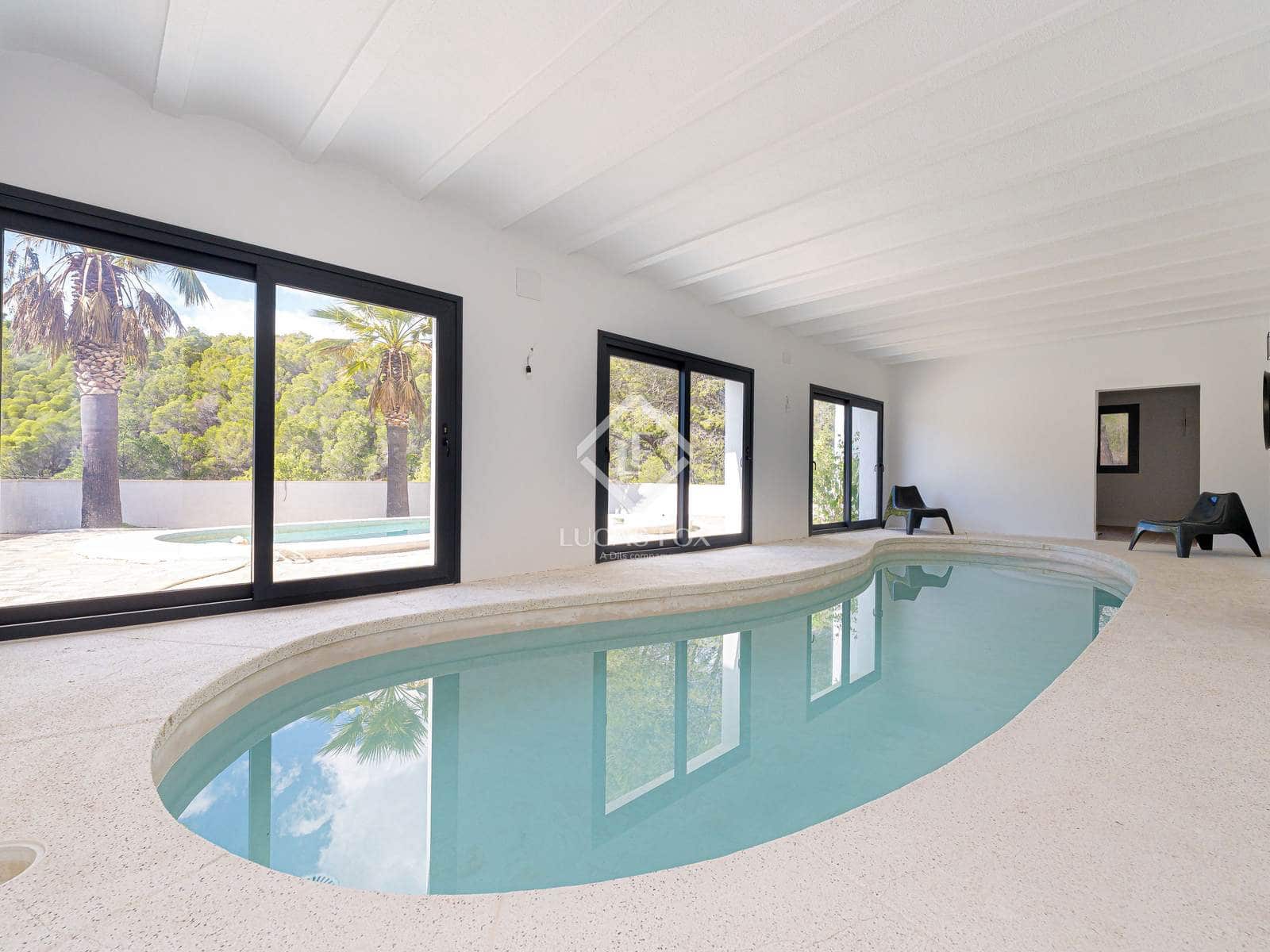 5 bedroom Villa for sale in Altea with pool garage - € 980,000 (Ref: 9432427)