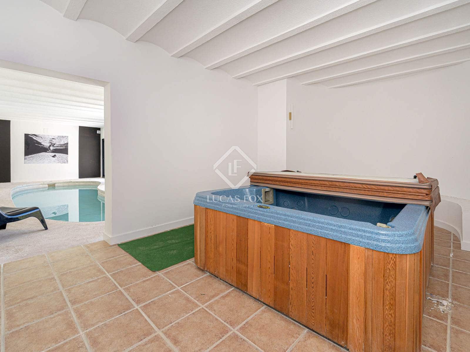 5 bedroom Villa for sale in Altea with pool garage - € 980,000 (Ref: 9432427)