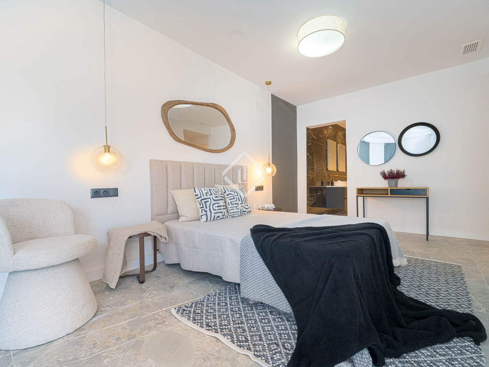 5 bedroom Villa for sale in Altea with pool garage - € 980,000 (Ref: 9432427)