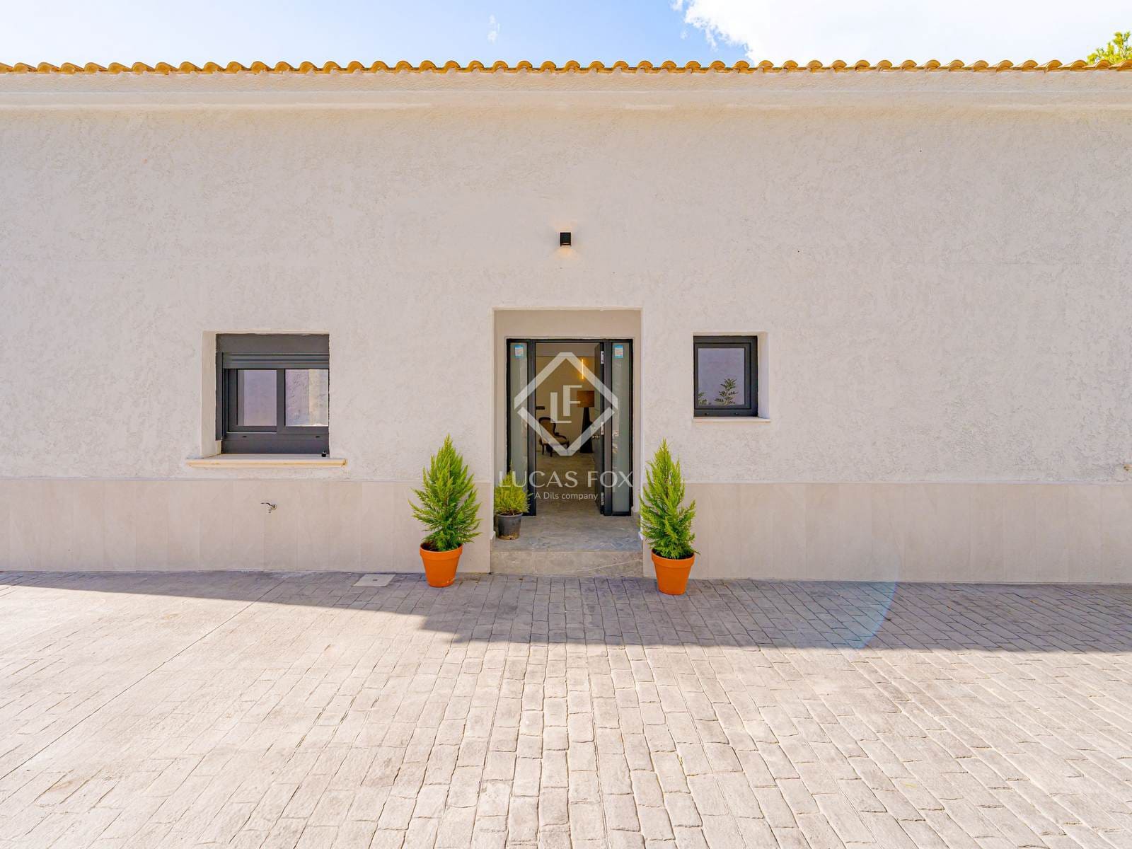 5 bedroom Villa for sale in Altea with pool garage - € 980,000 (Ref: 9432427)