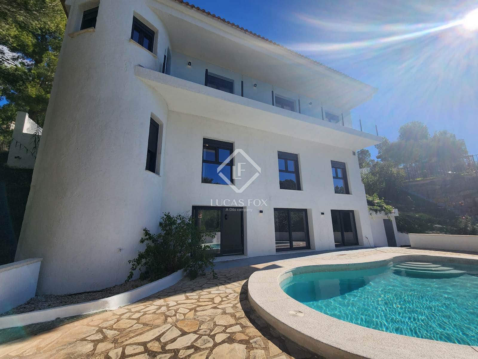 5 bedroom Villa for sale in Altea with pool garage - € 980,000 (Ref: 9432427)
