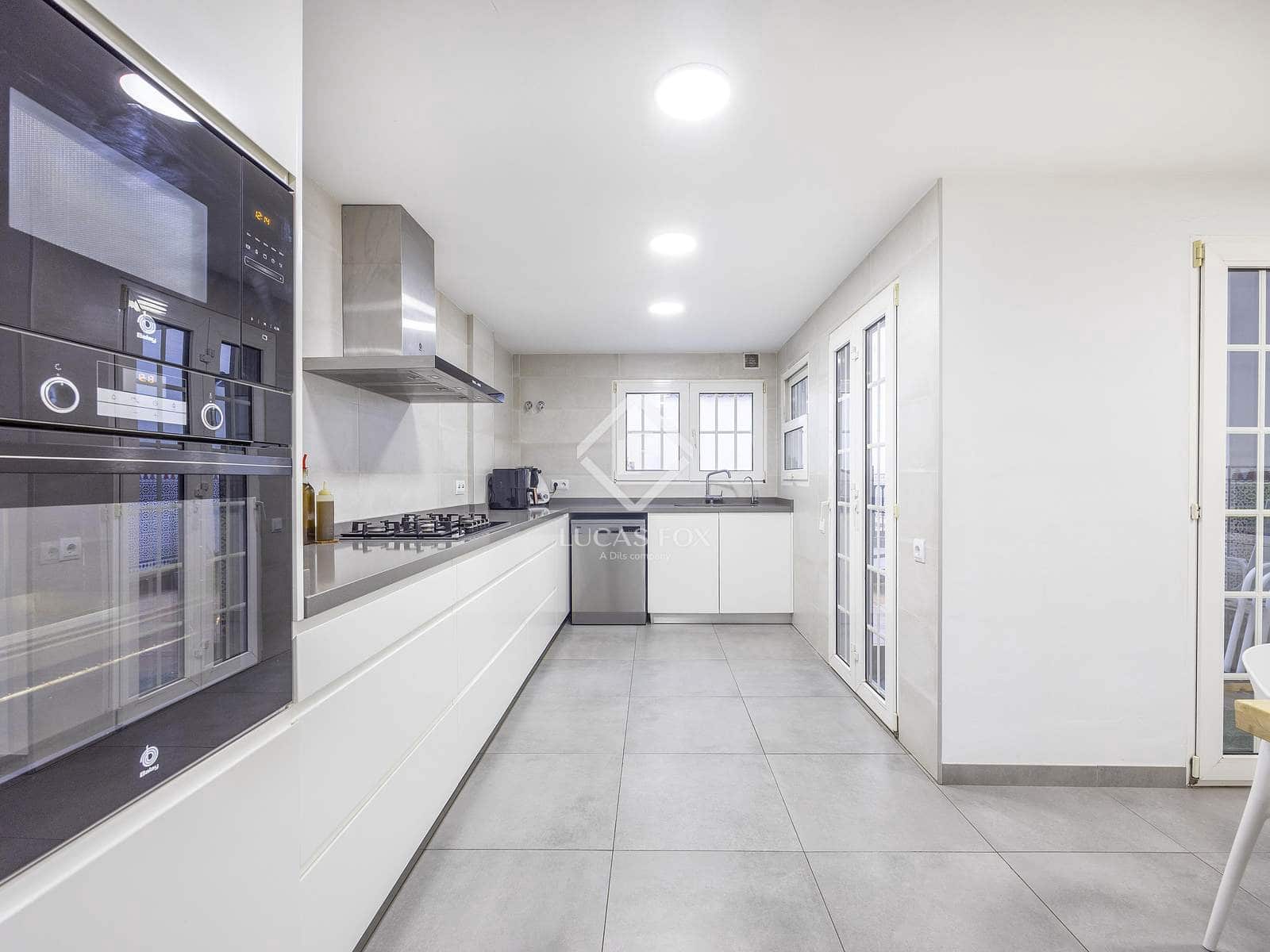 5 sypialnia Willa na sprzedaż w Riba-roja de Turia z basenem garażem - 540 000 € (Ref: 9432705)