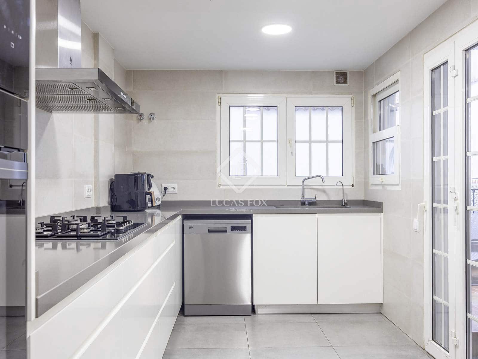 5 sypialnia Willa na sprzedaż w Riba-roja de Turia z basenem garażem - 540 000 € (Ref: 9432705)