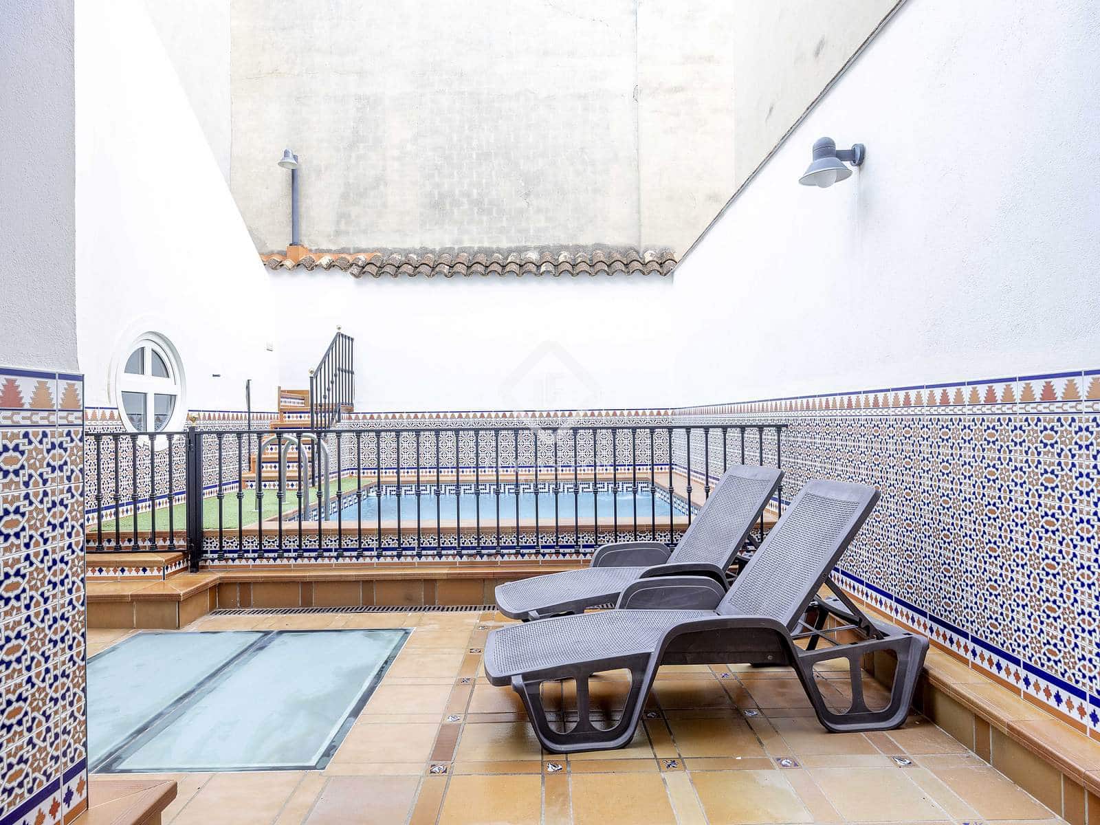 5 sypialnia Willa na sprzedaż w Riba-roja de Turia z basenem garażem - 540 000 € (Ref: 9432705)