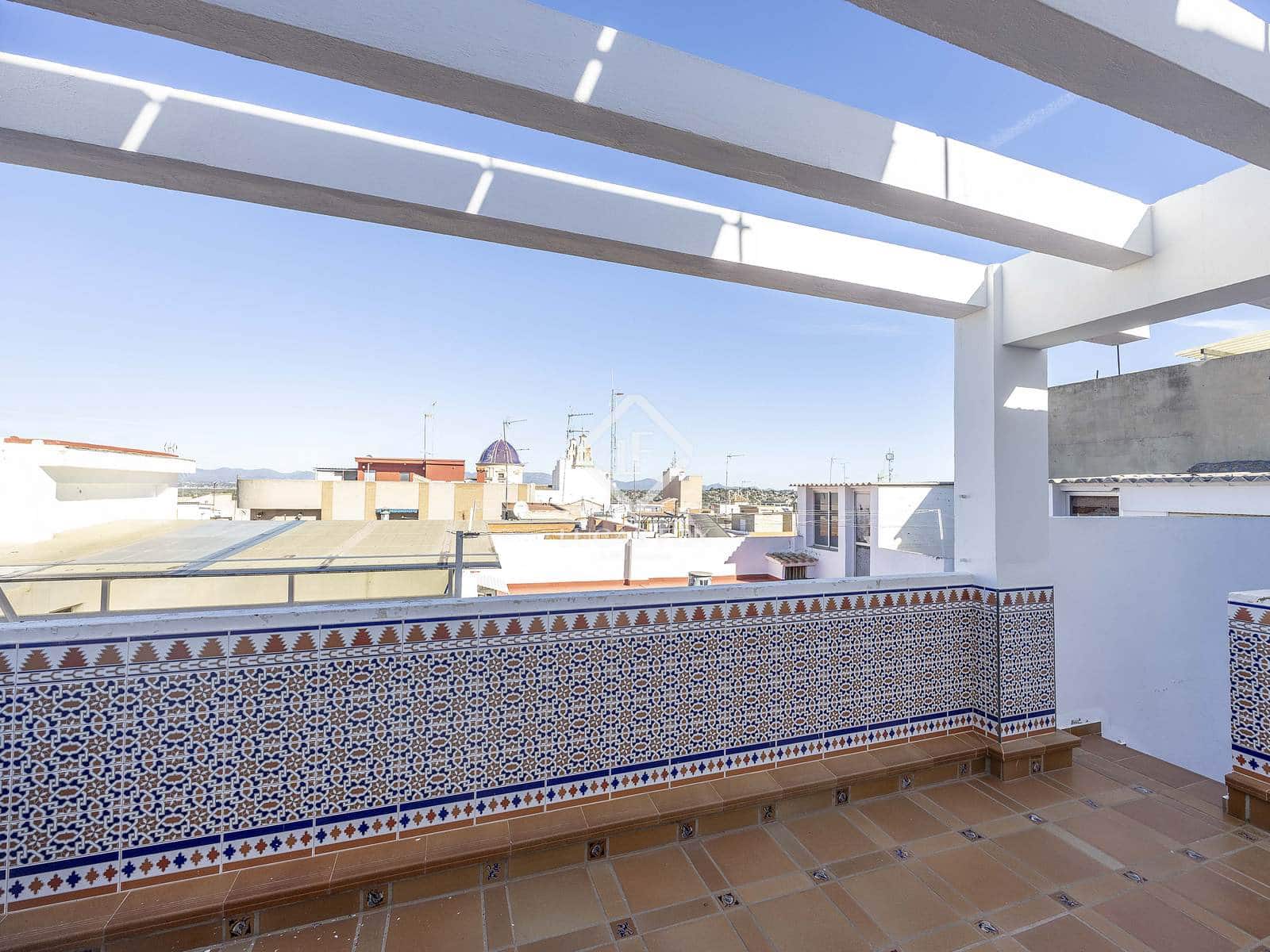 5 sypialnia Willa na sprzedaż w Riba-roja de Turia z basenem garażem - 540 000 € (Ref: 9432705)