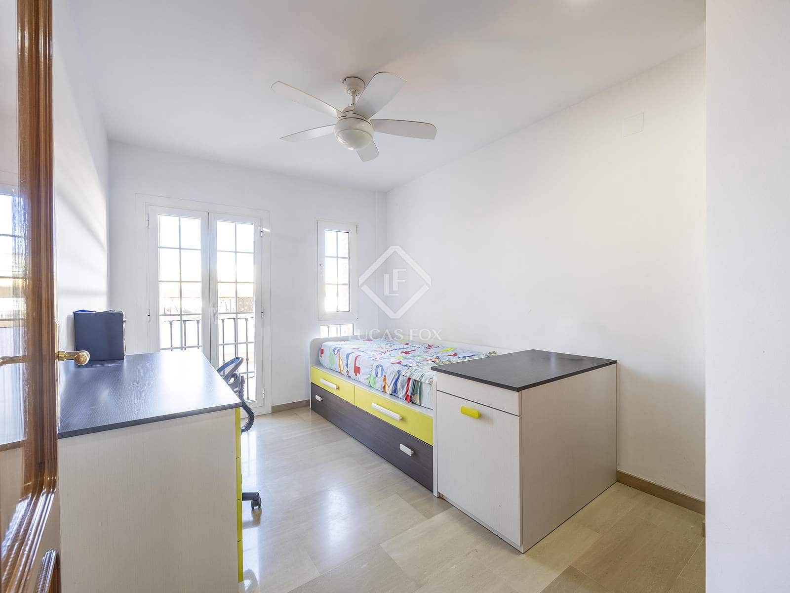 5 sypialnia Willa na sprzedaż w Riba-roja de Turia z basenem garażem - 540 000 € (Ref: 9432705)