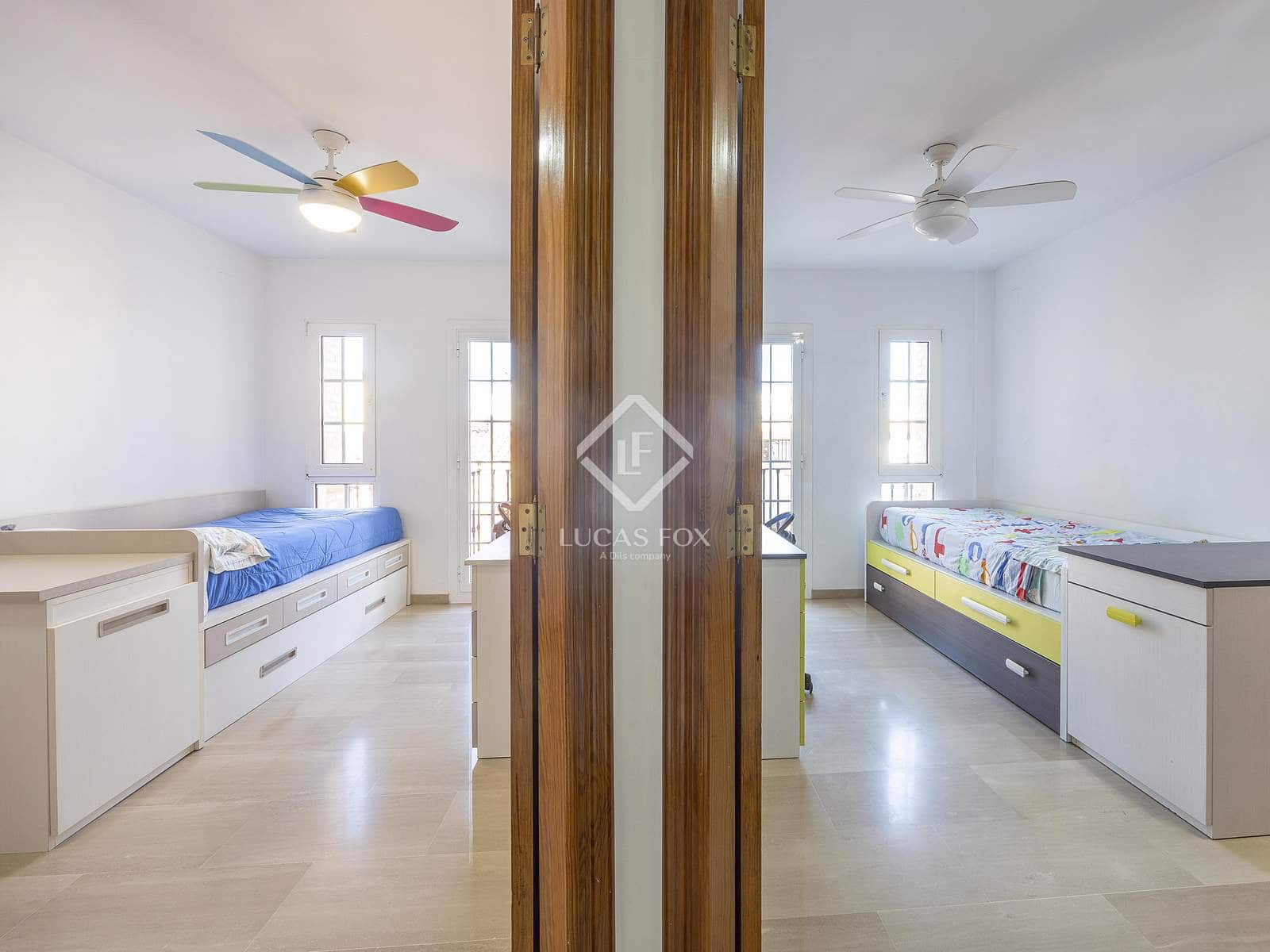 5 sypialnia Willa na sprzedaż w Riba-roja de Turia z basenem garażem - 540 000 € (Ref: 9432705)