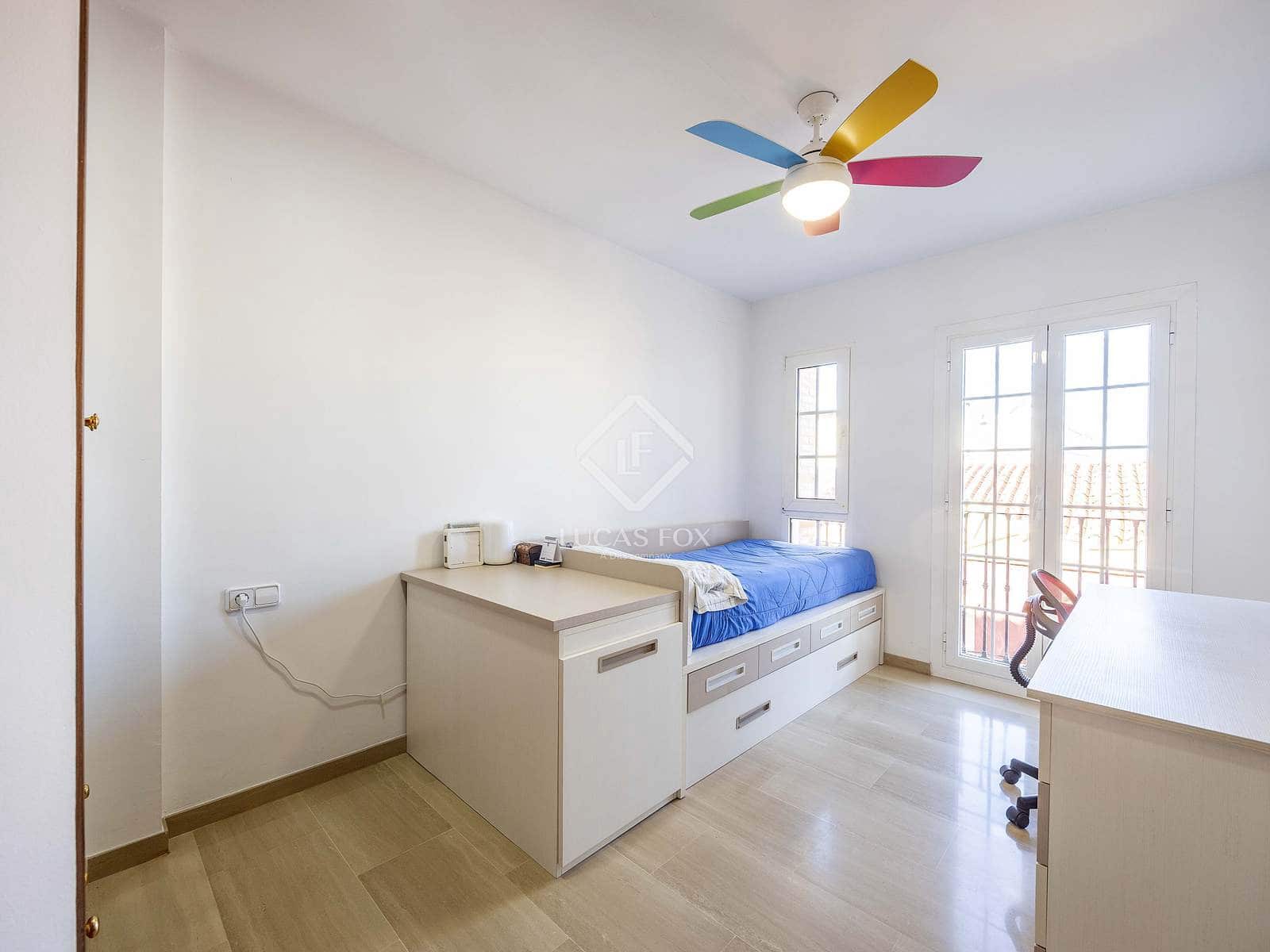 5 sypialnia Willa na sprzedaż w Riba-roja de Turia z basenem garażem - 540 000 € (Ref: 9432705)