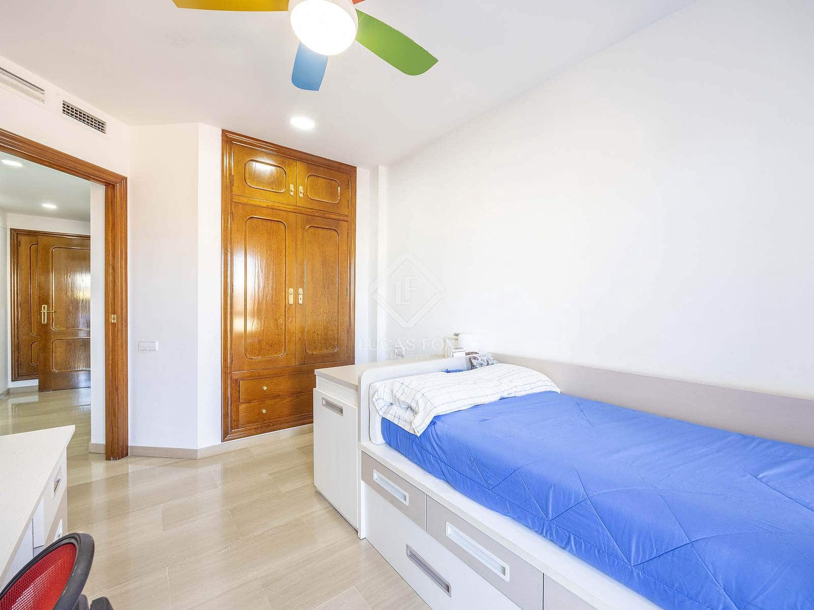 5 sypialnia Willa na sprzedaż w Riba-roja de Turia z basenem garażem - 540 000 € (Ref: 9432705)