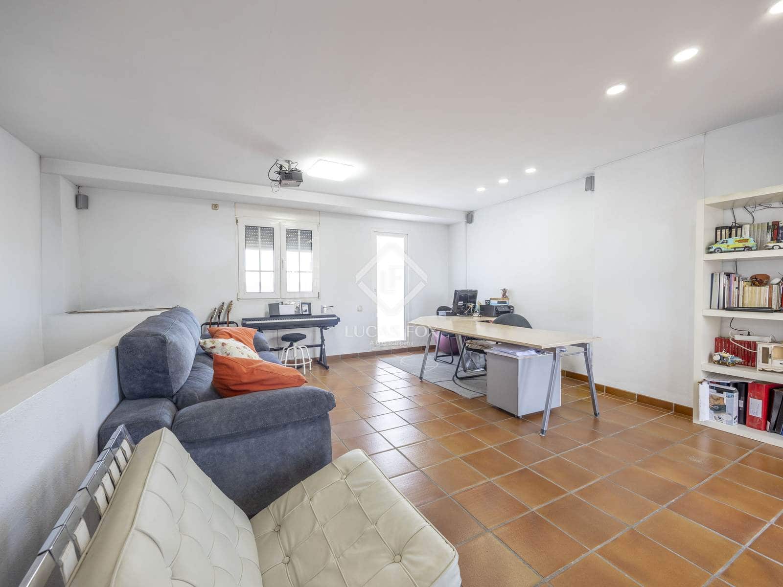 5 sypialnia Willa na sprzedaż w Riba-roja de Turia z basenem garażem - 540 000 € (Ref: 9432705)