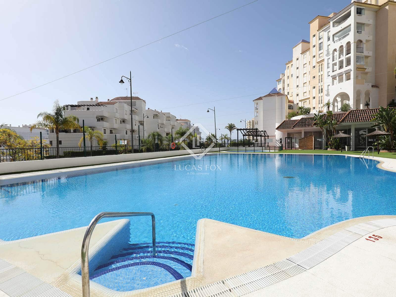 Apartamento de 3 habitaciones en Estepona en venta con piscina garaje - 499.000 € (Ref: 9432706)