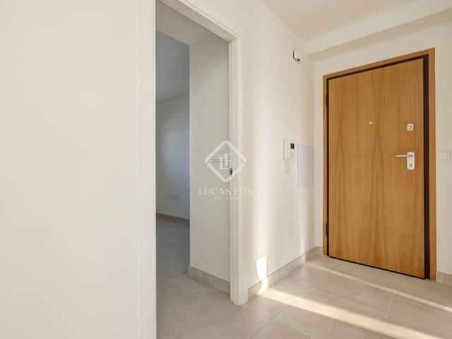 Apartamento de 3 habitaciones en Estepona en venta con piscina garaje - 499.000 € (Ref: 9432706)