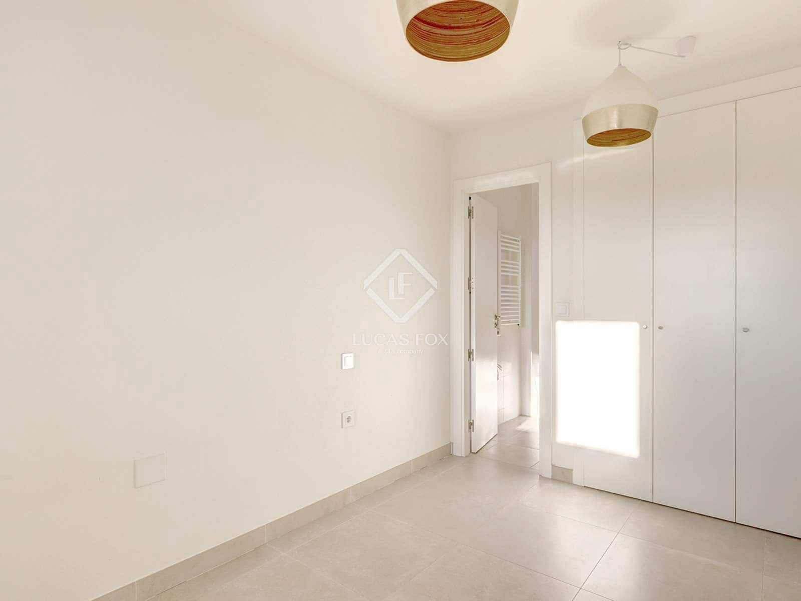 Apartamento de 3 habitaciones en Estepona en venta con piscina garaje - 499.000 € (Ref: 9432706)