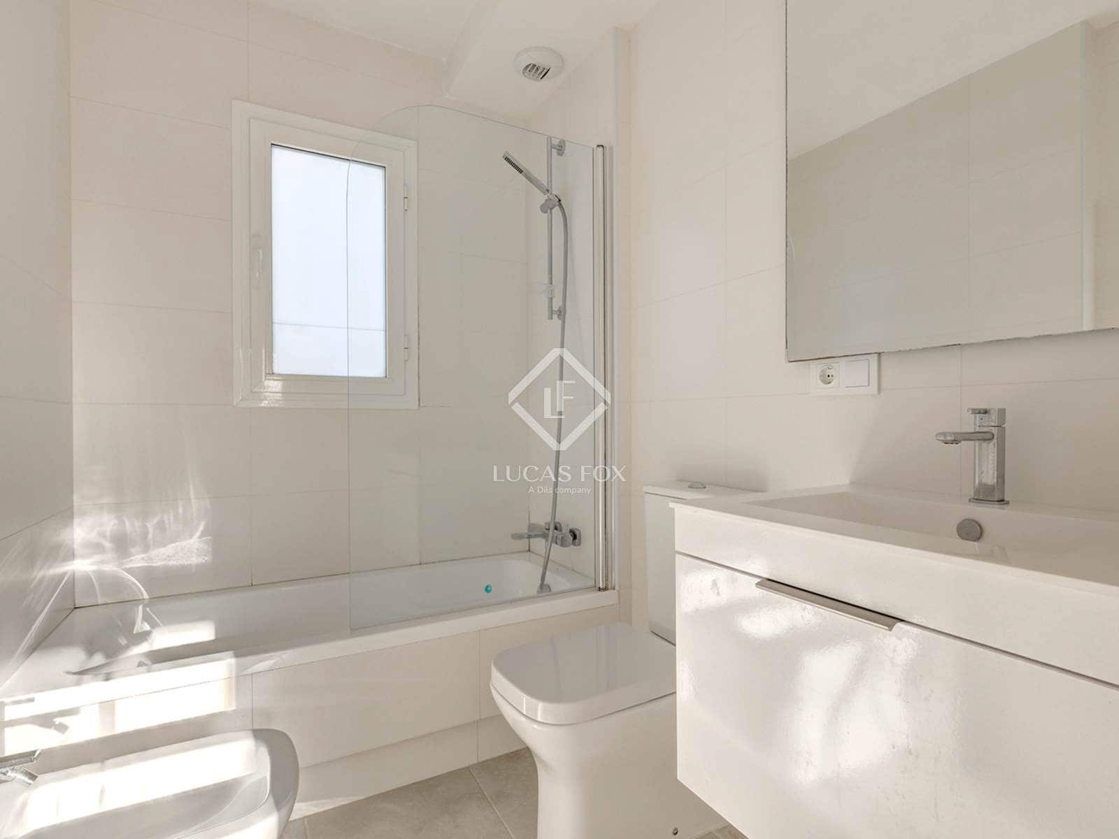 Apartamento de 3 habitaciones en Estepona en venta con piscina garaje - 499.000 € (Ref: 9432706)