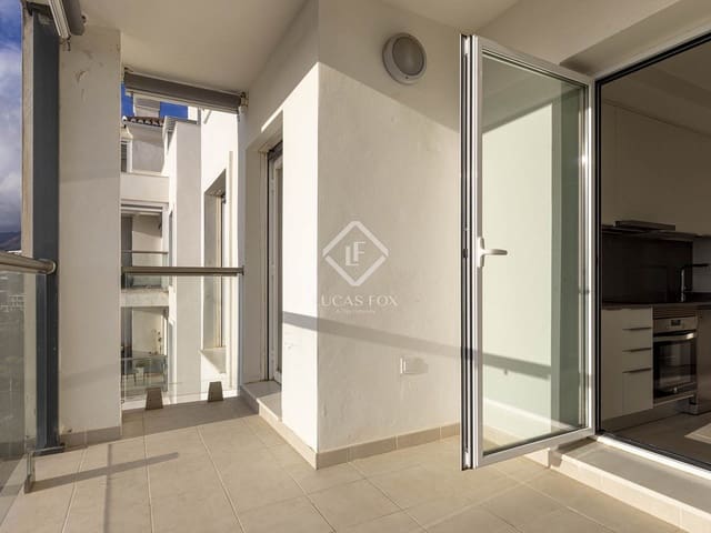 Apartamento de 3 habitaciones en Estepona en venta con piscina garaje - 499.000 € (Ref: 9432706)