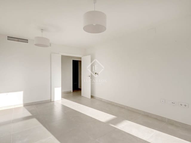 3 sovrum Lägenhet till salu i Estepona med pool garage - 499 000 € (Ref: 9432706)
