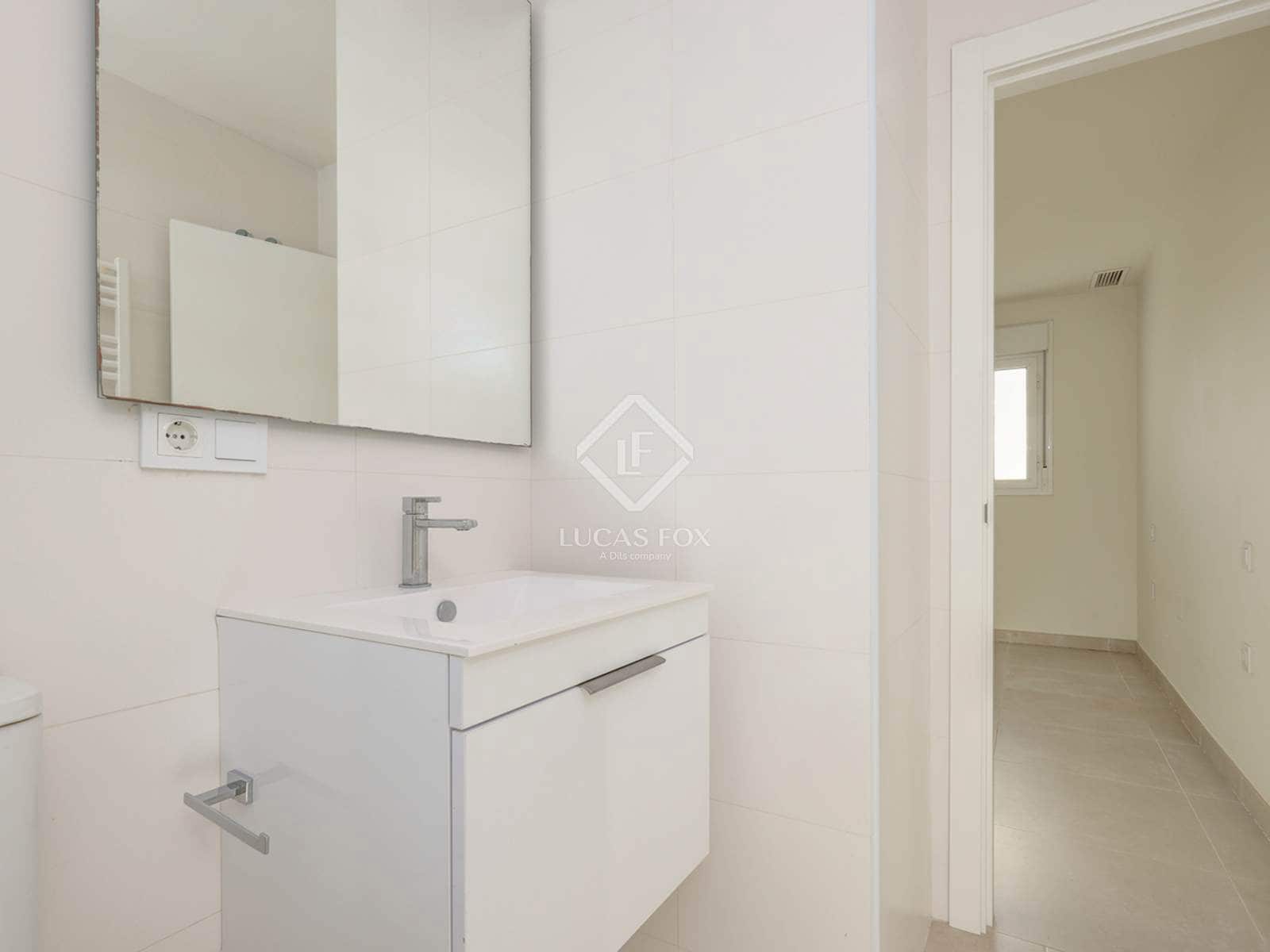 Apartamento de 3 habitaciones en Estepona en venta con piscina garaje - 499.000 € (Ref: 9432706)