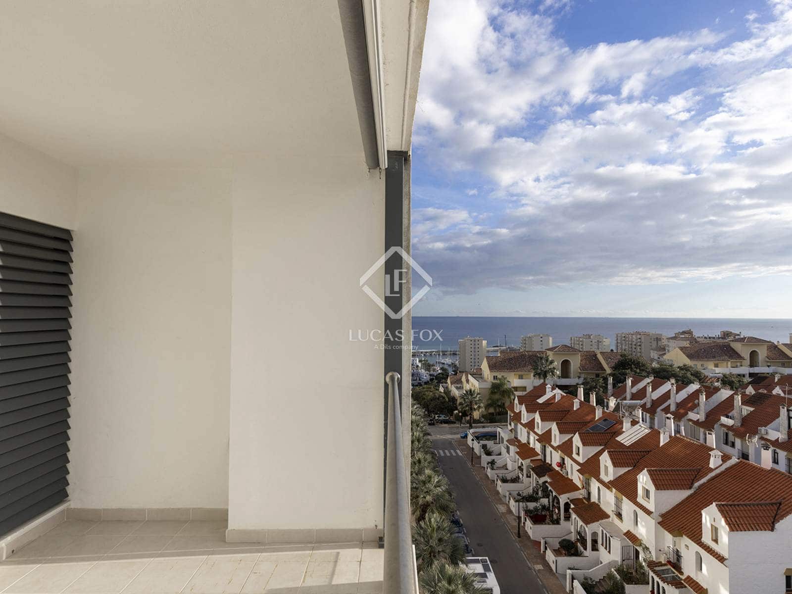 Apartamento de 3 habitaciones en Estepona en venta con piscina garaje - 499.000 € (Ref: 9432706)