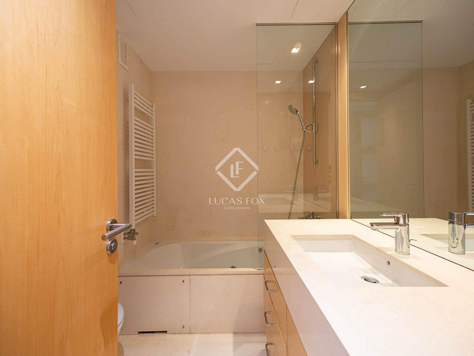 3 quarto Apartamento para arrendar em Barcelona cidade com piscina garagem - 5 800 € (Ref: 9436173)