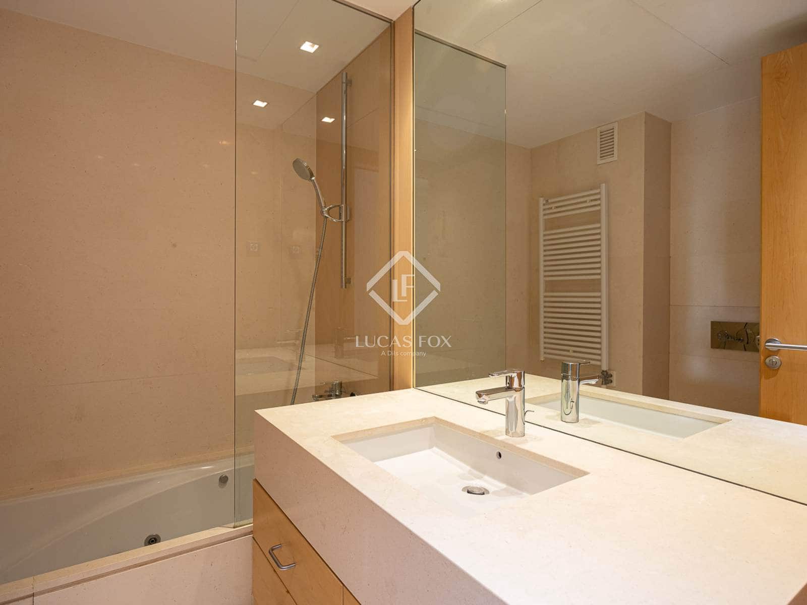 3 quarto Apartamento para arrendar em Barcelona cidade com piscina garagem - 5 800 € (Ref: 9436173)