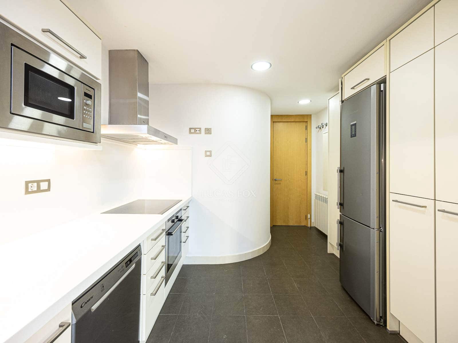 3 quarto Apartamento para arrendar em Barcelona cidade com piscina garagem - 5 800 € (Ref: 9436173)