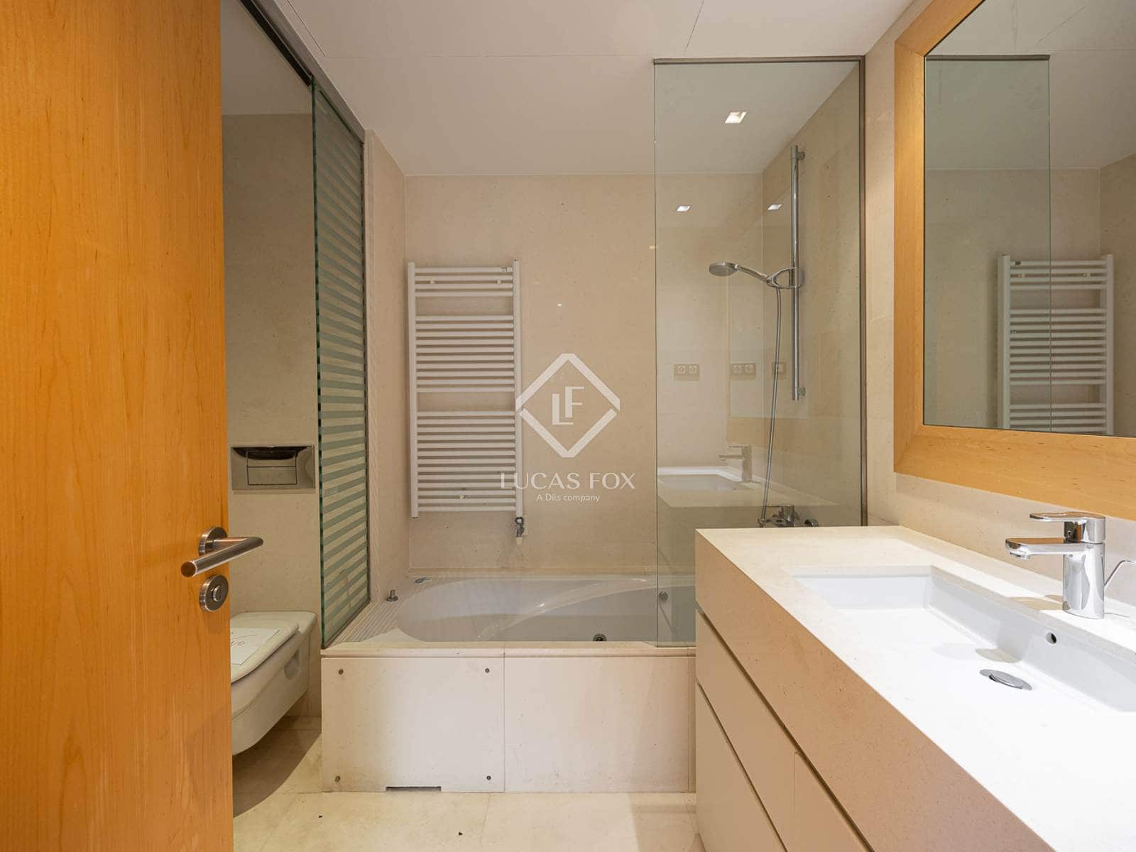 3 quarto Apartamento para arrendar em Barcelona cidade com piscina garagem - 5 800 € (Ref: 9436173)