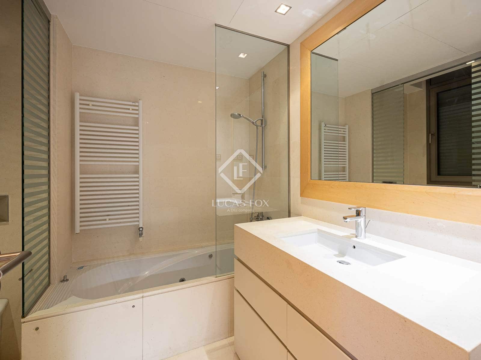 3 quarto Apartamento para arrendar em Barcelona cidade com piscina garagem - 5 800 € (Ref: 9436173)