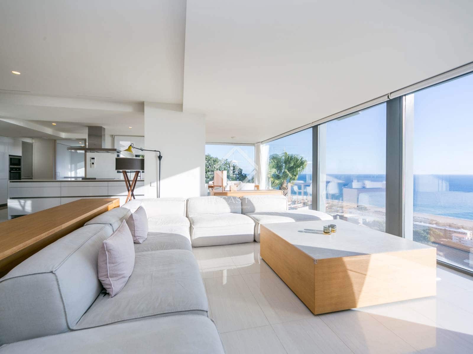 6 bedroom Villa for sale in Les Botigues de Sitges with pool garage - € 2,550,000 (Ref: 9436175)