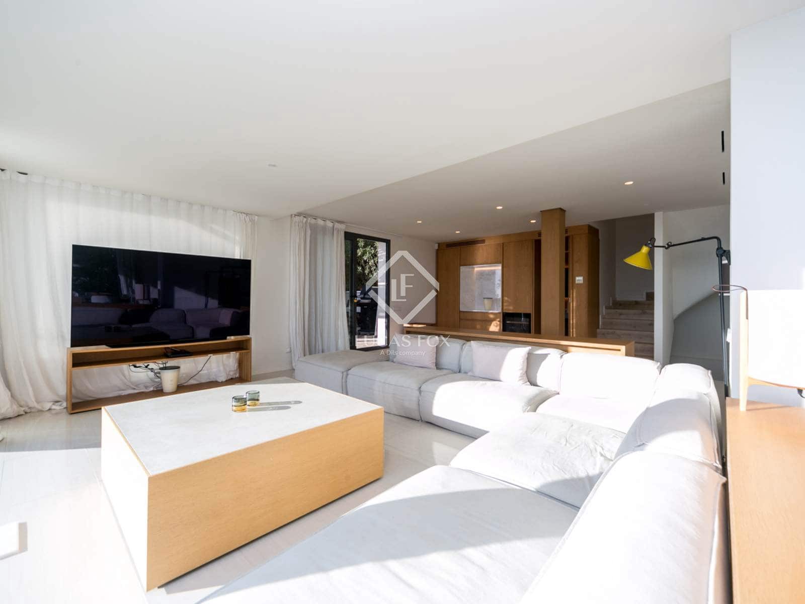 6 bedroom Villa for sale in Les Botigues de Sitges with pool garage - € 2,550,000 (Ref: 9436175)